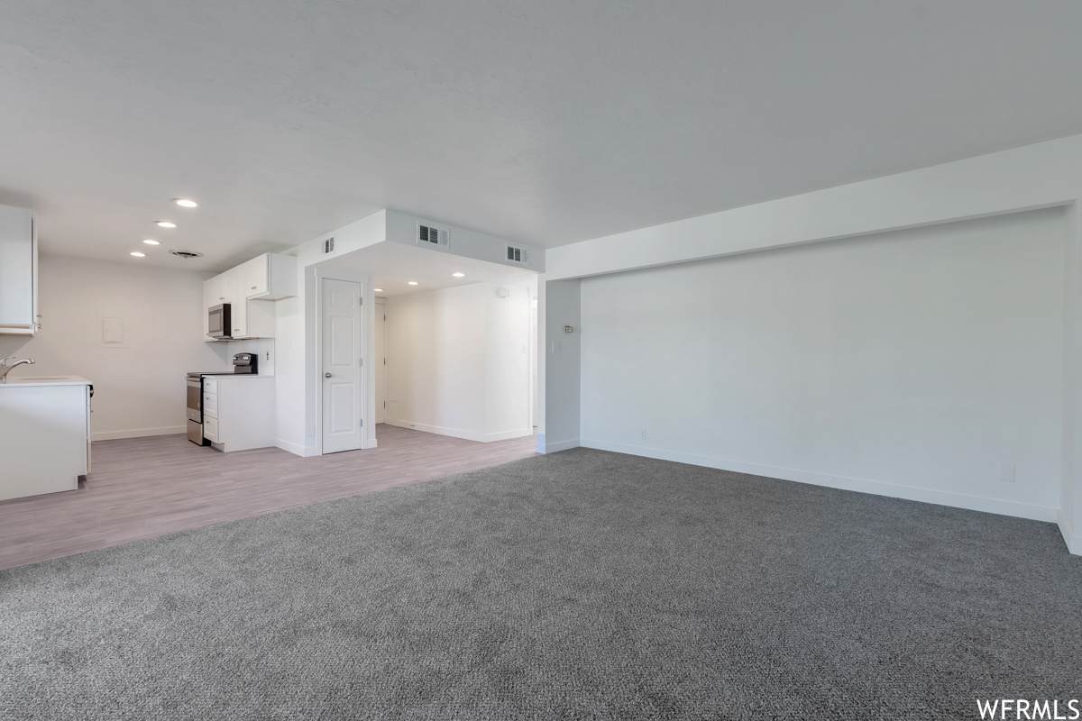 632 Oakley St - Photo 1