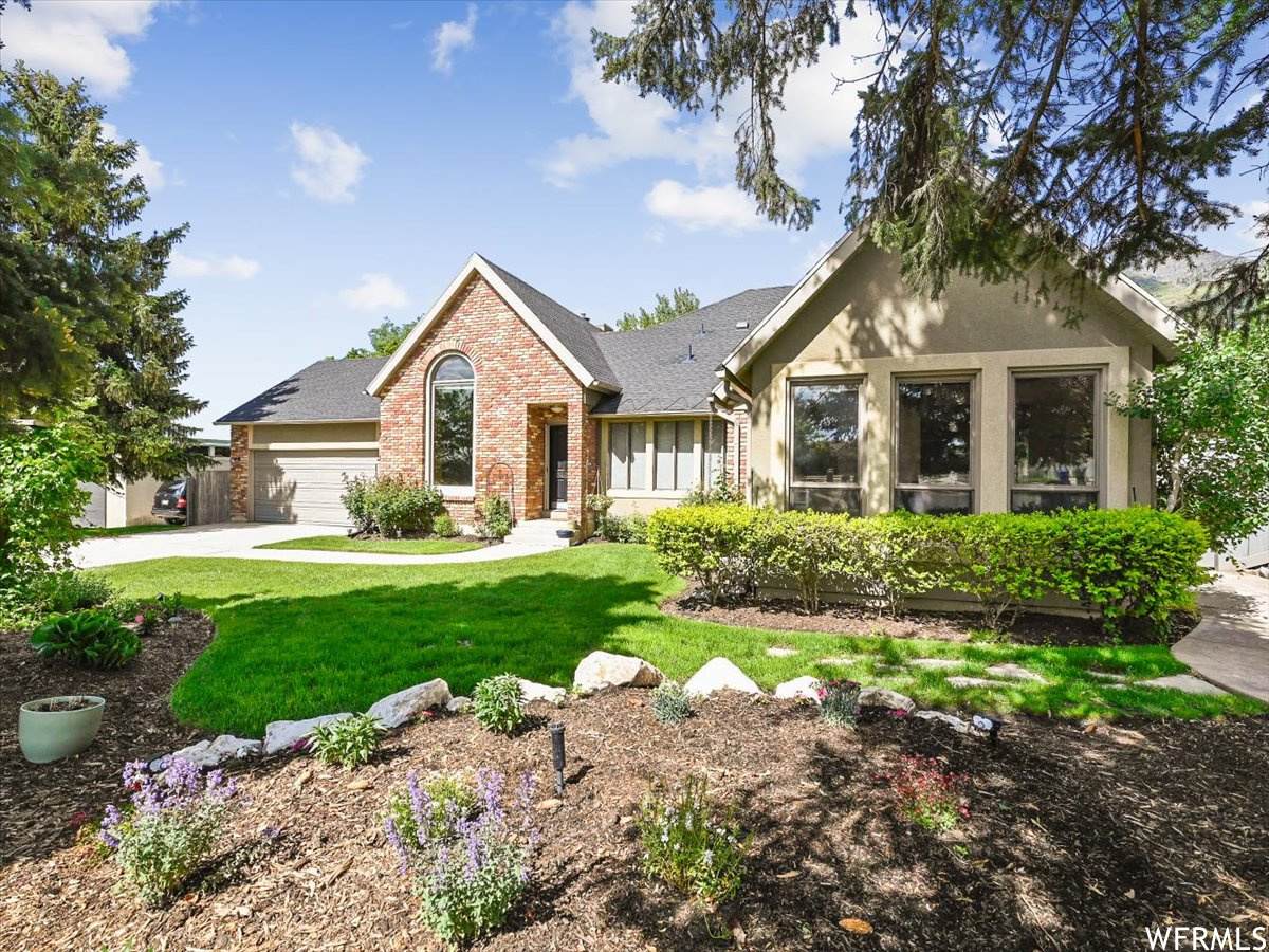 8679 Sugarloaf Cir - Photo 1