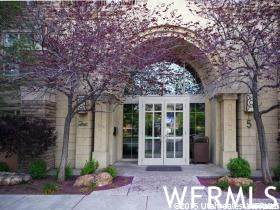 5 500 St - Photo 1