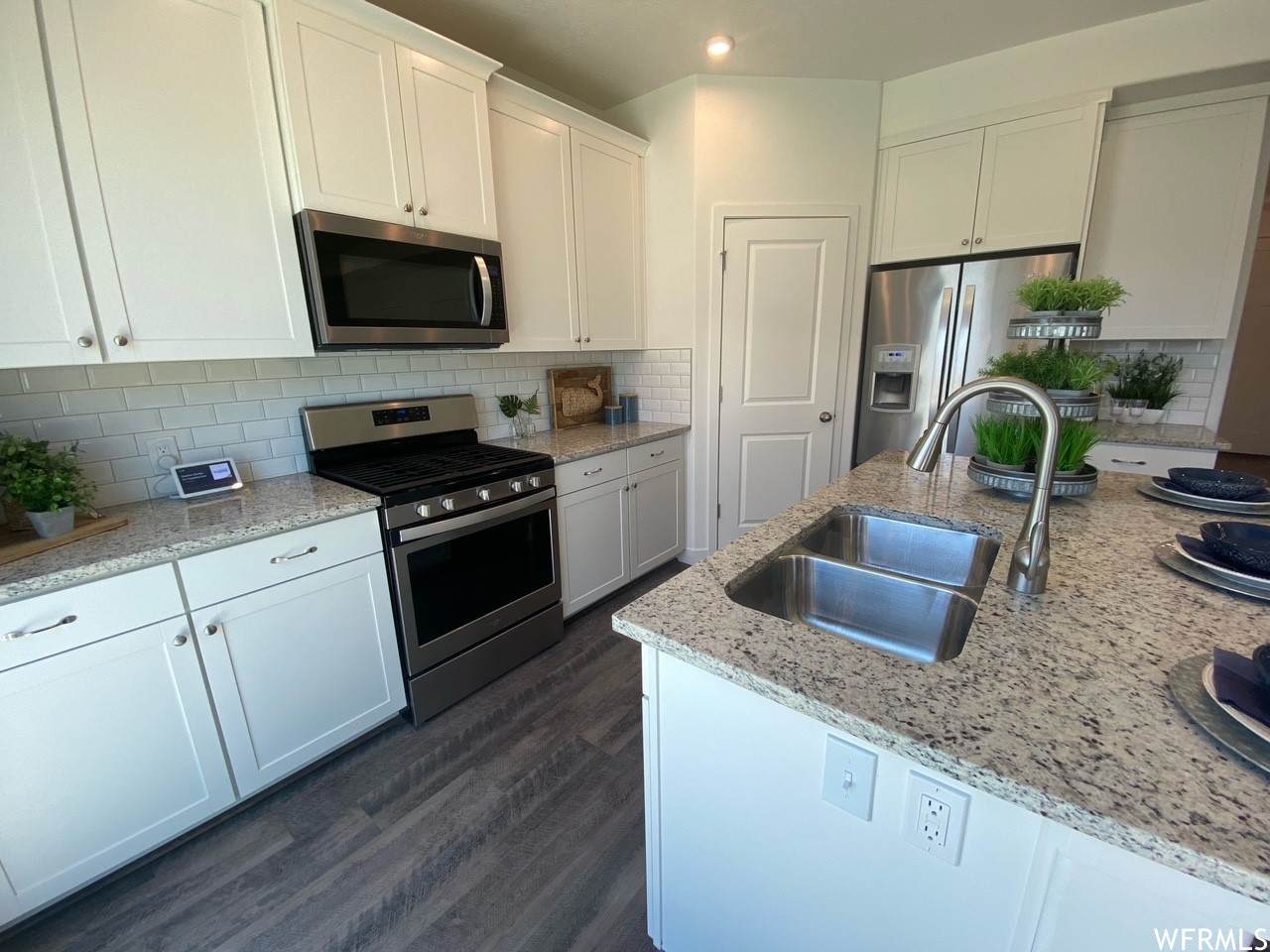 566 850 - Photo 1