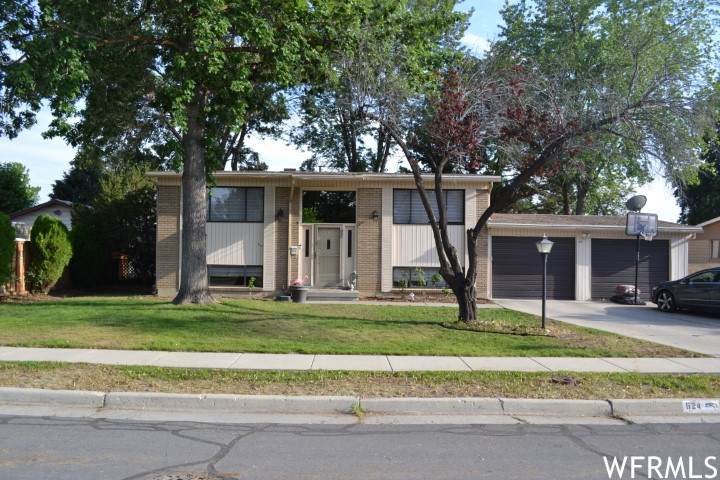 624 Fairoaks Way - Photo 1