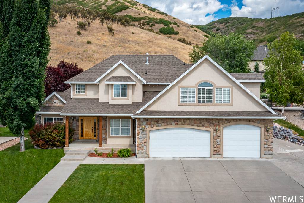 1836 Skyline Dr - Photo 1