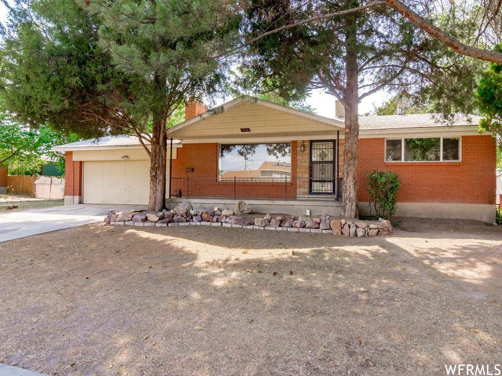 3564 Hawkeye St - Photo 1