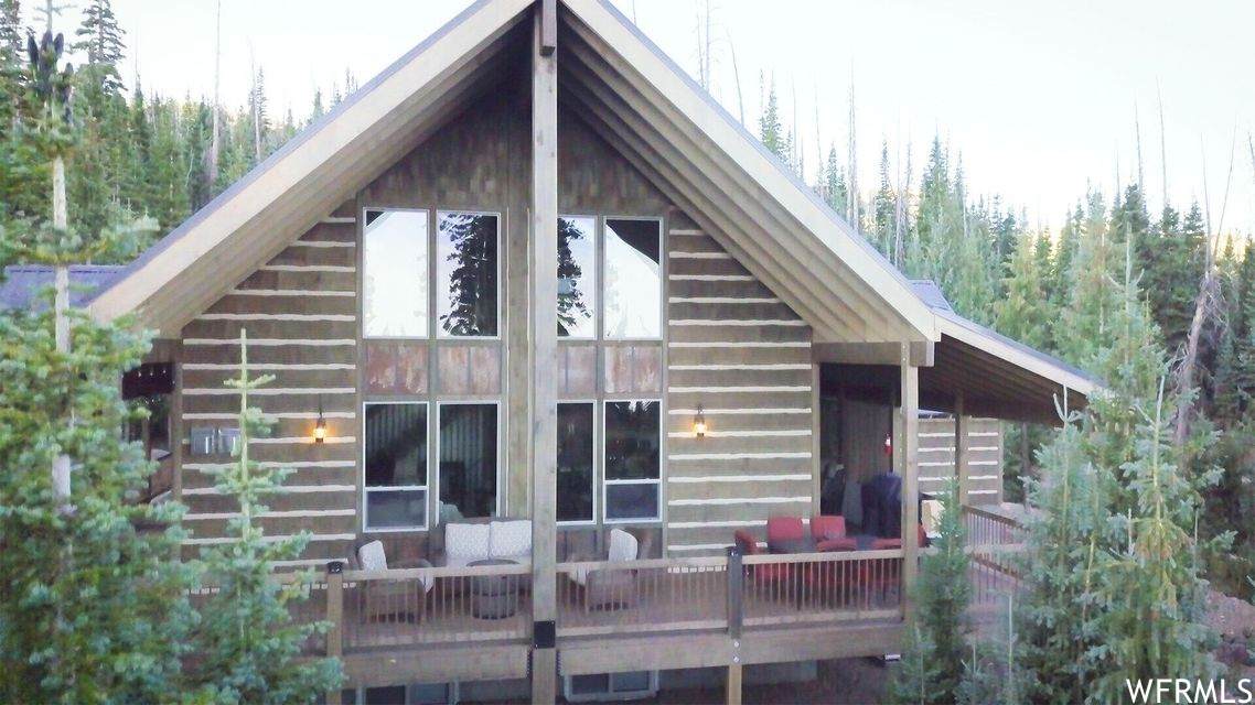 1059 Meadow Dr - Photo 1