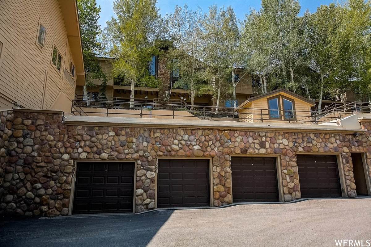 1520 Deer Valley Dr - Photo 1