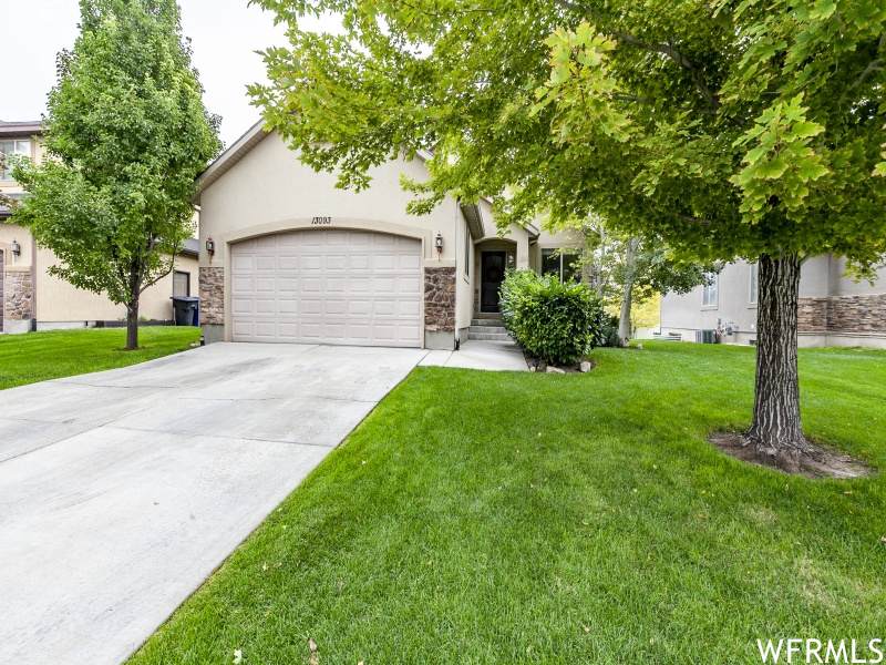 13093 Pioneer Park Dr - Photo 1