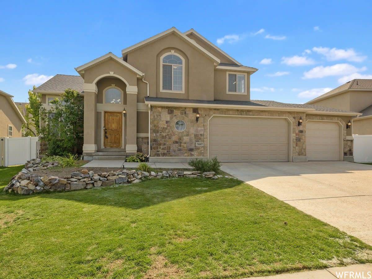 5667 Mirror Lake Dr - Photo 1