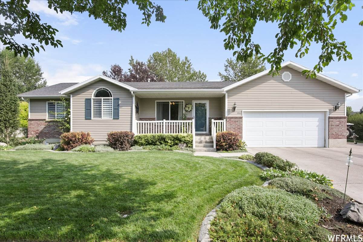 855 Garden Circle Cir - Photo 1