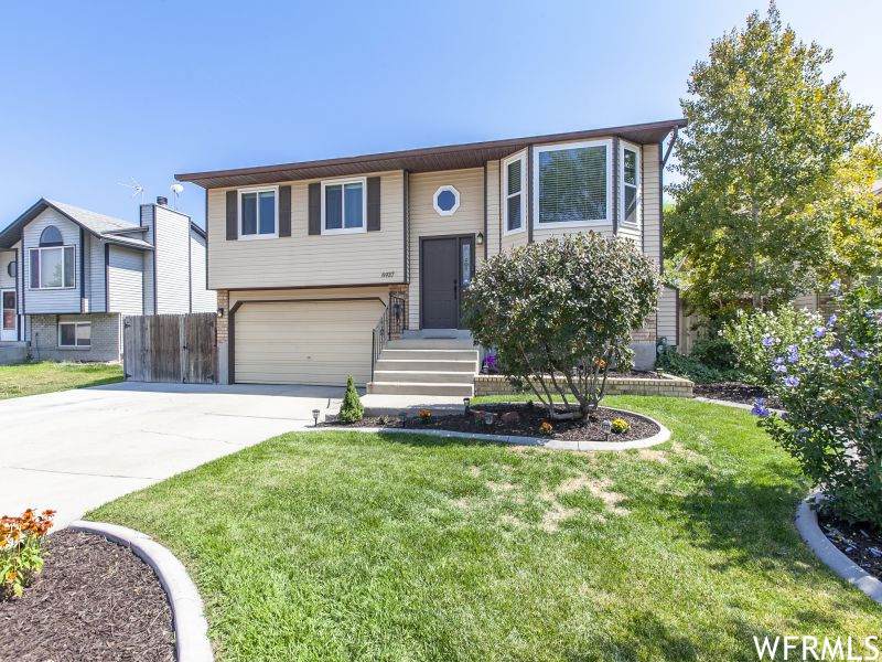 6937 Diamondleaf Way - Photo 1