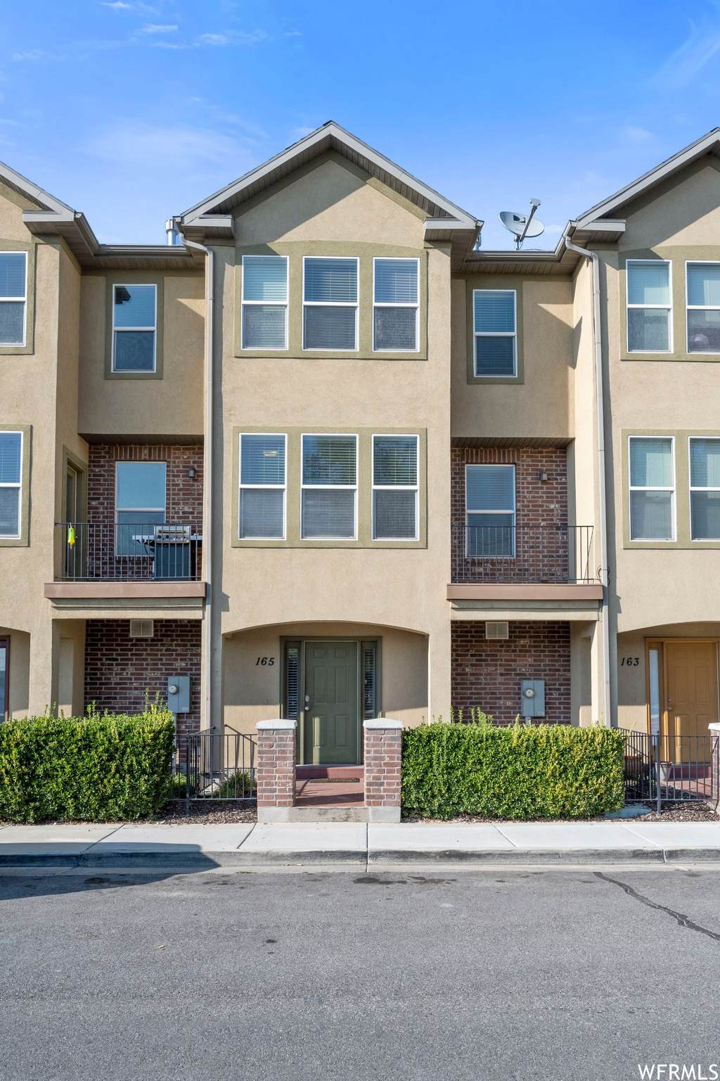 165 Barry Links Way - Photo 1