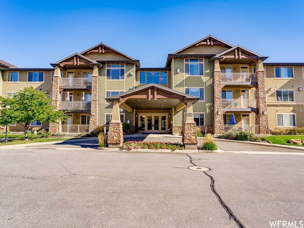 602 Edgewood Dr. Dr - Photo 1