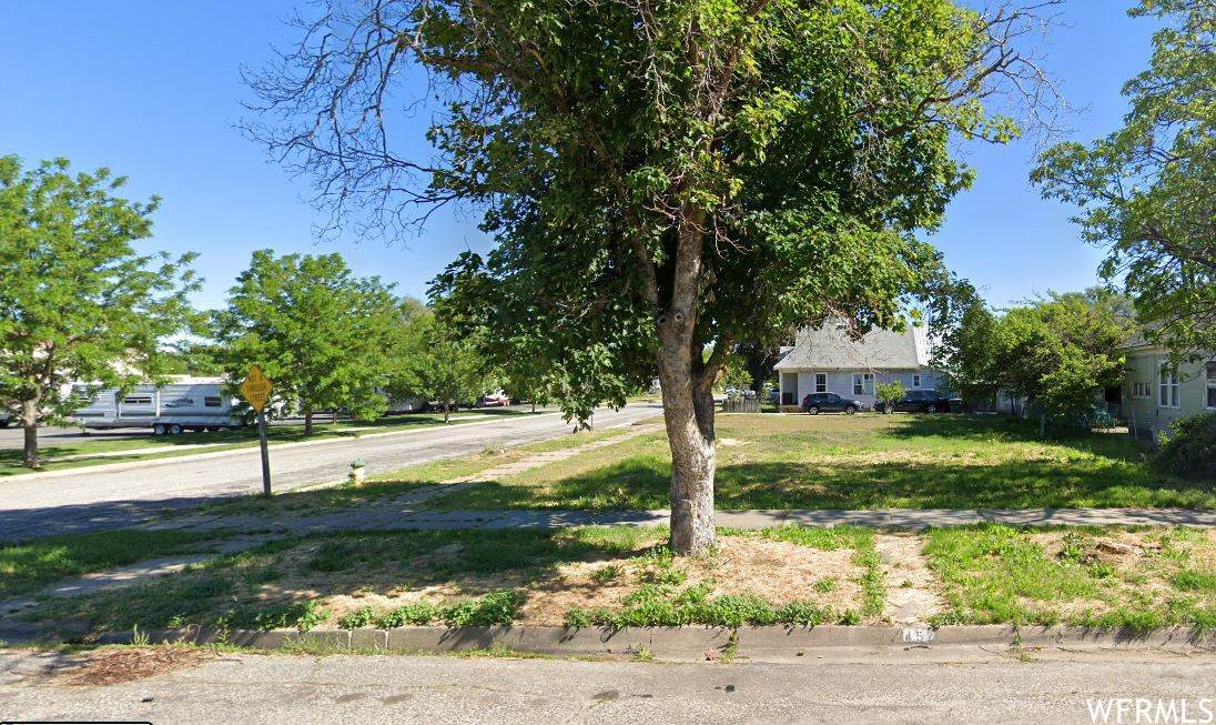 452 31 St - Photo 1