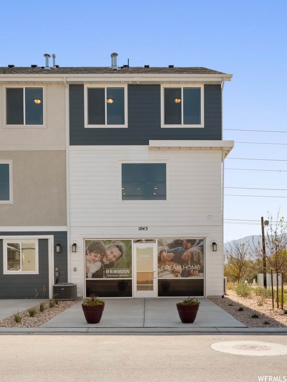 1052 Batten Ct - Photo 1