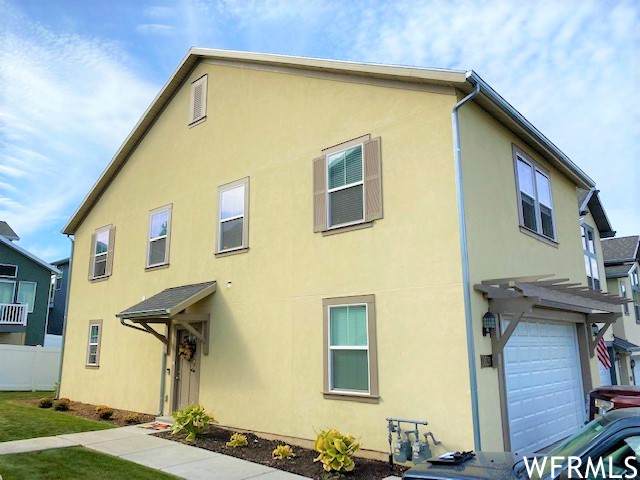 1520 Primrose Ln - Photo 1