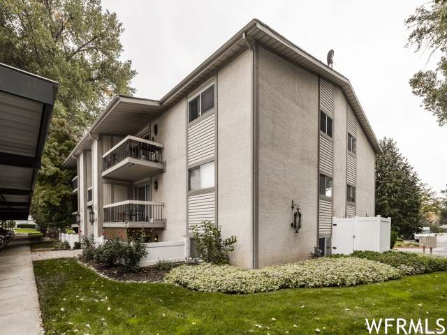 4853 Woodbridge Dr - Photo 1