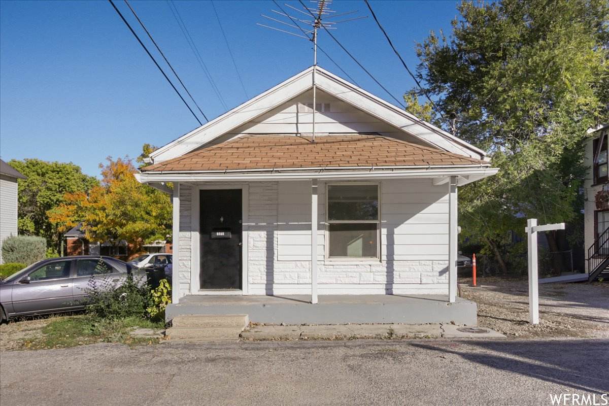 2370 Orchard Ave - Photo 1
