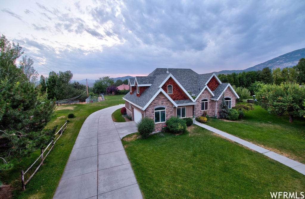 312 Pineview Dr - Photo 1