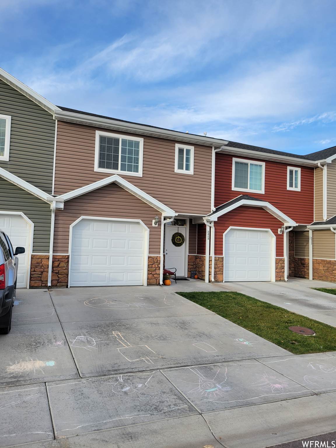 2424 630 - Photo 1