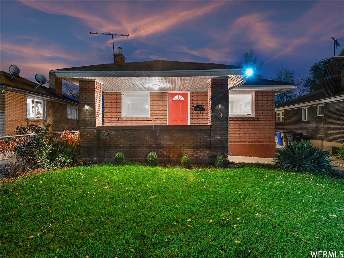 31 Grove Ave - Photo 1