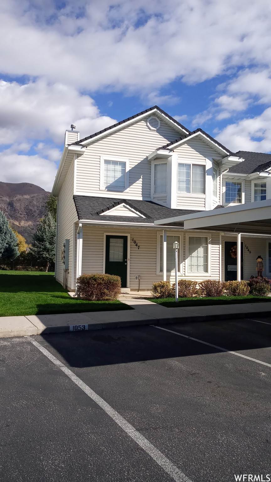 1047 Sara Ln - Photo 1