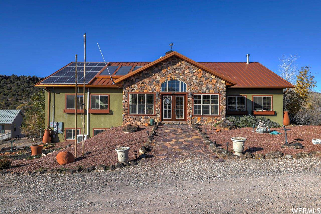 413 Stagecoach Dr - Photo 1