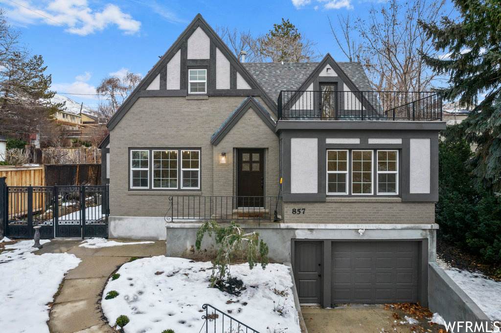 857 Connor St - Photo 1