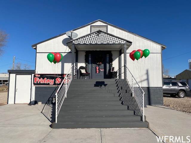 358 100 St - Photo 1