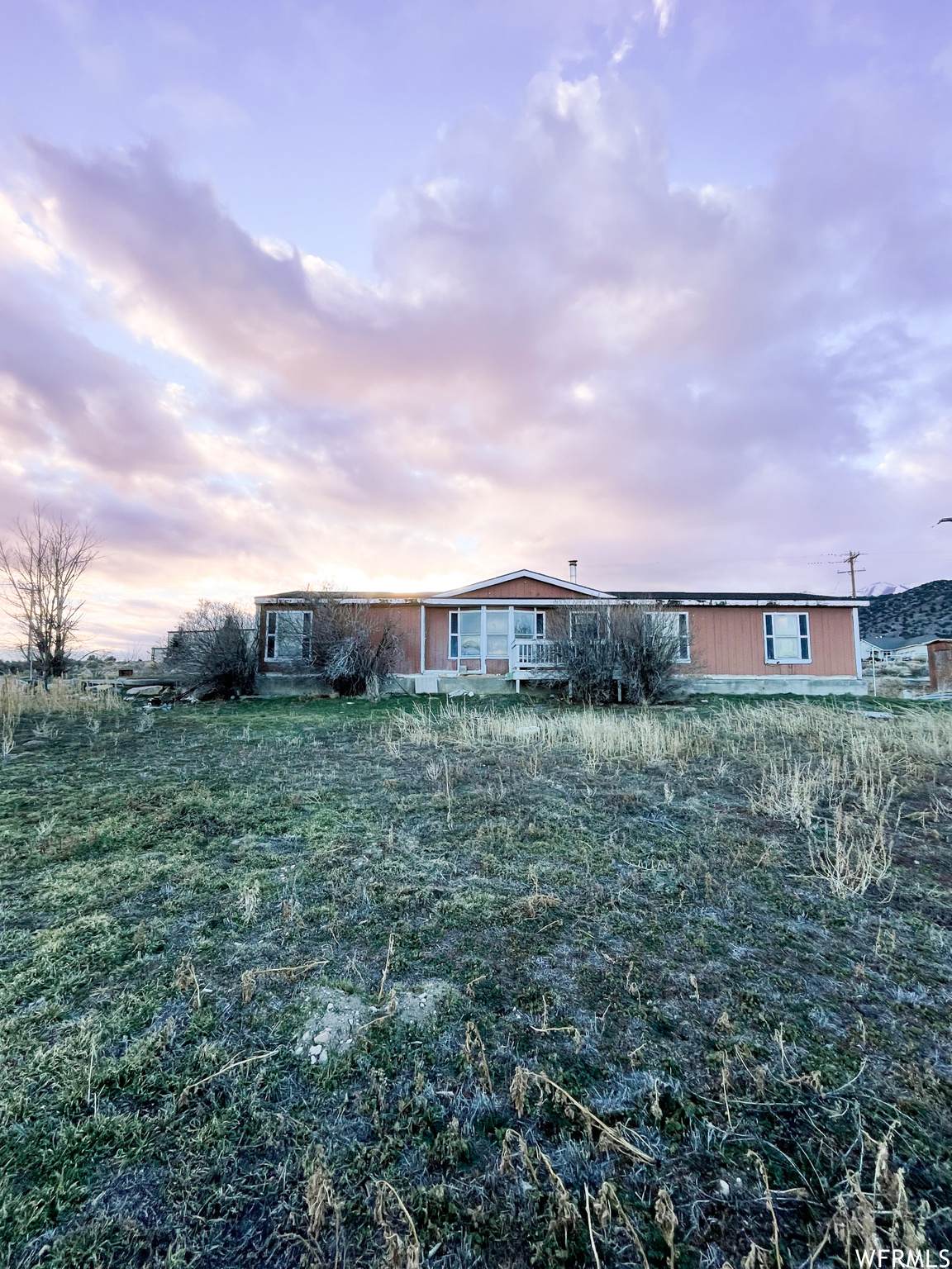 345 100 St - Photo 1