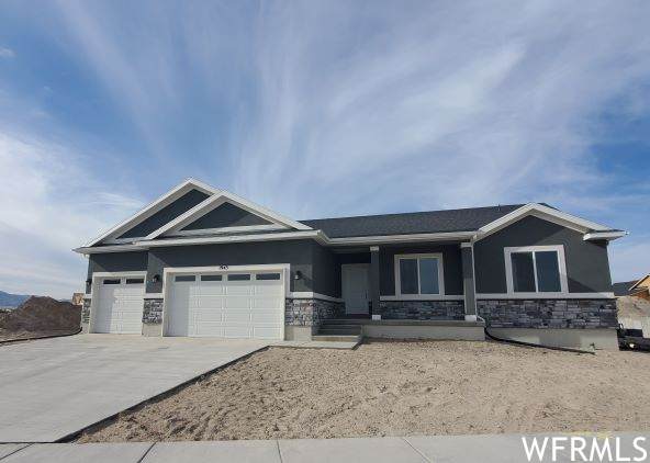 2217 Emerald Ave - Photo 1