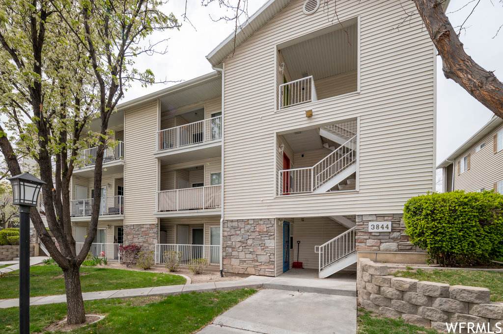 3844 Canyon River Way - Photo 1
