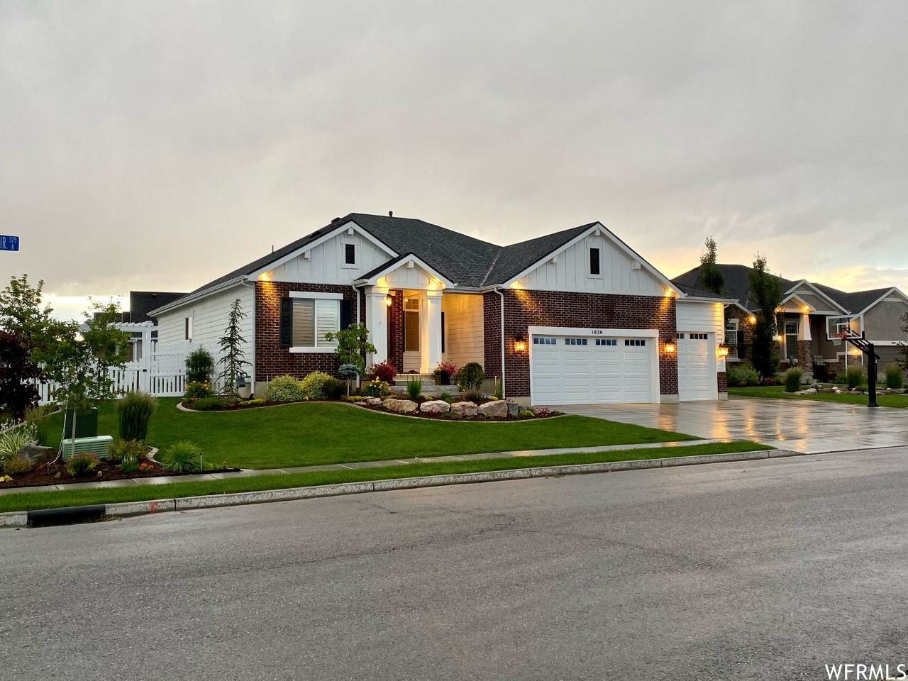 1626 Pinecone Cir - Photo 1