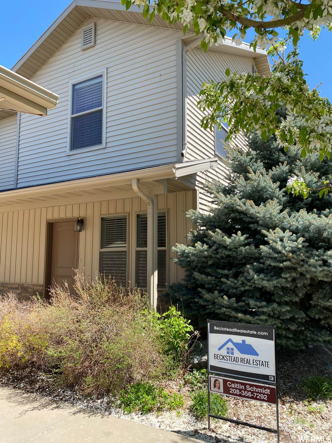 390 440 St - Photo 1