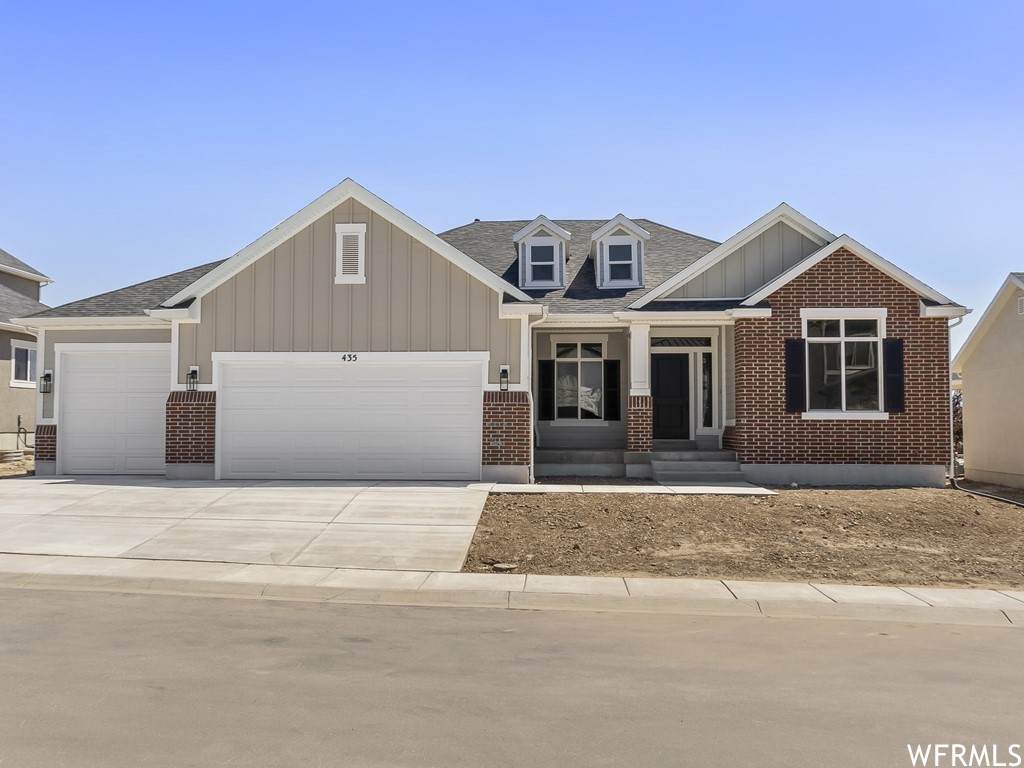 435 Meadow Dr - Photo 1