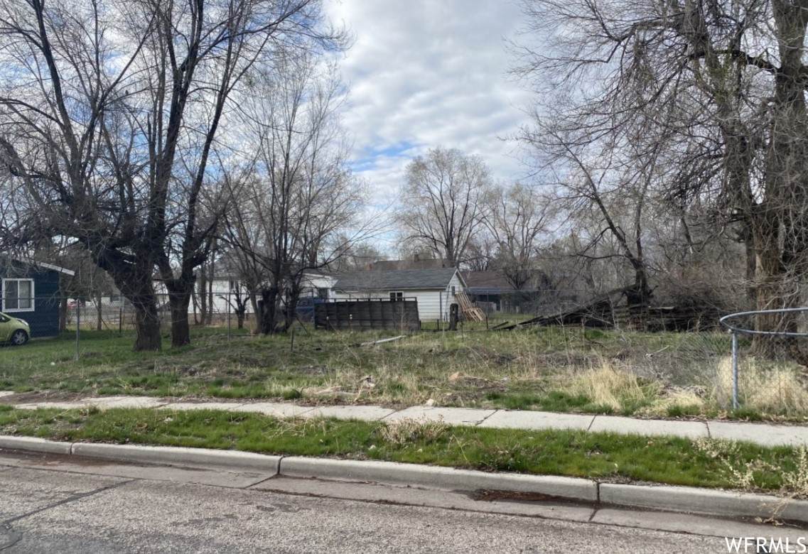 572 Lake St - Photo 1