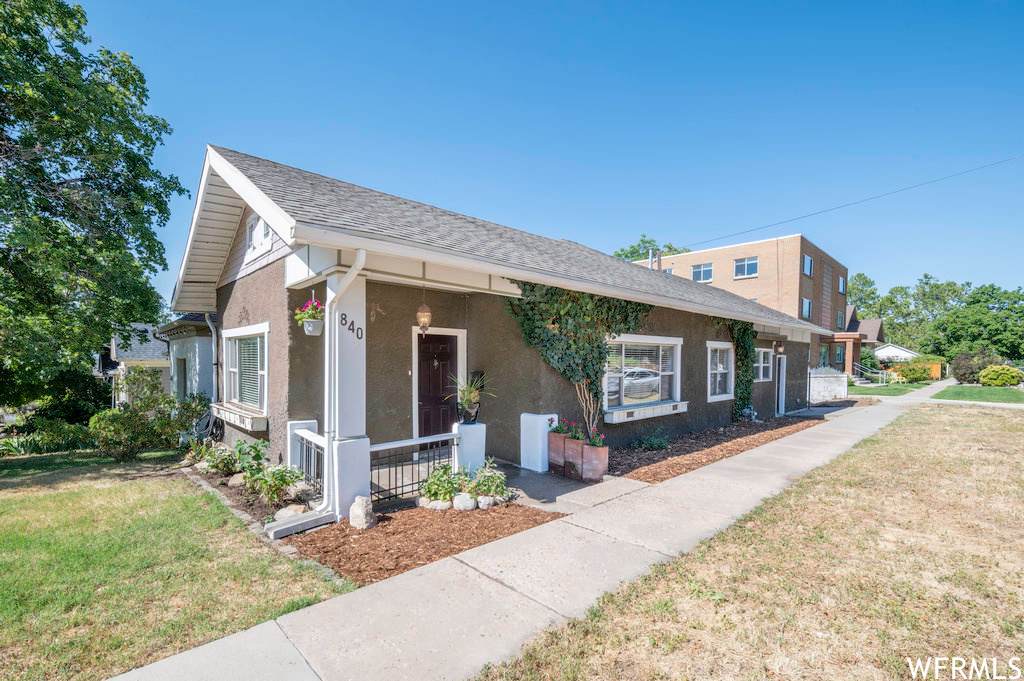 840 6TH Ave - Photo 1