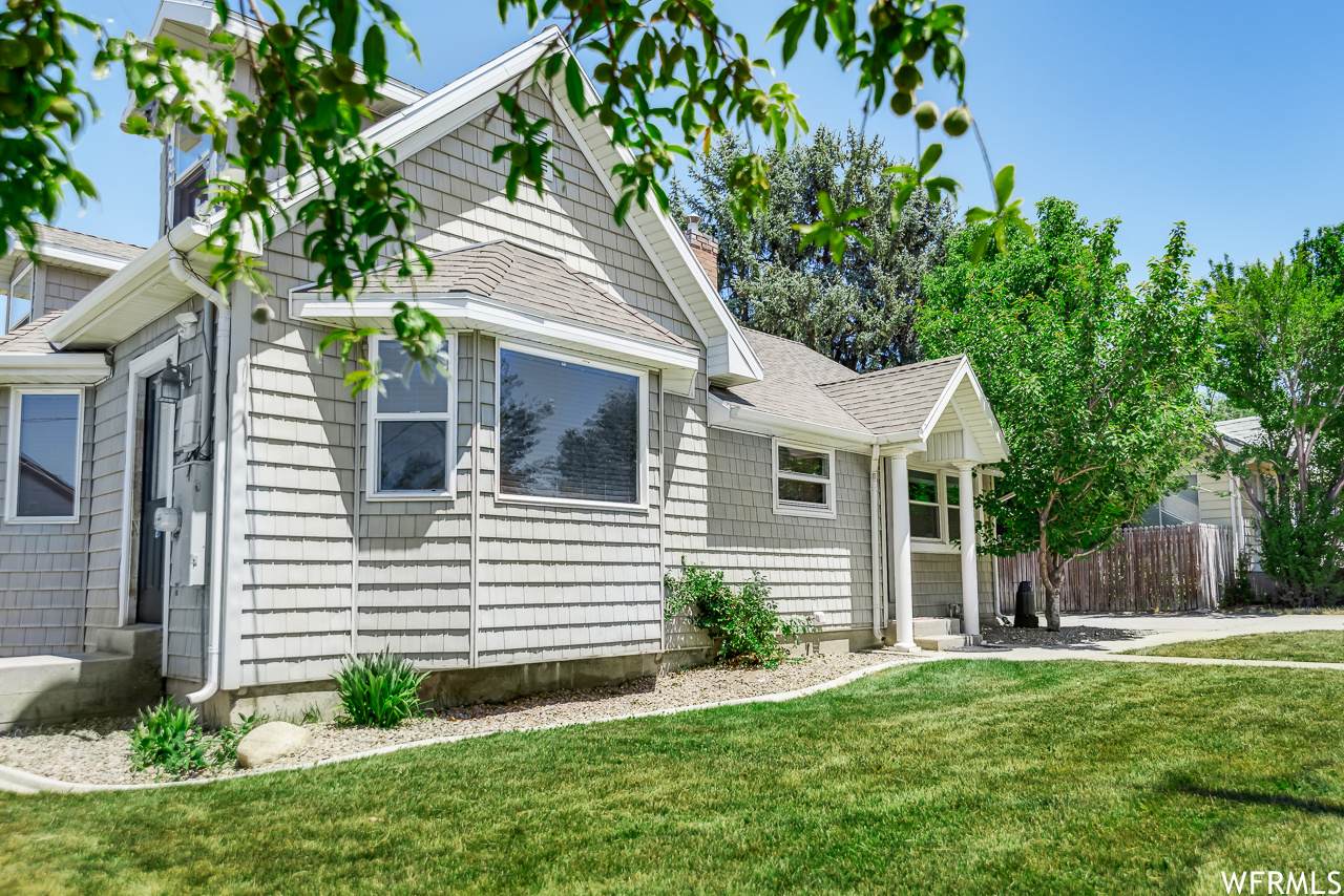 1411 Woodland Ave - Photo 1