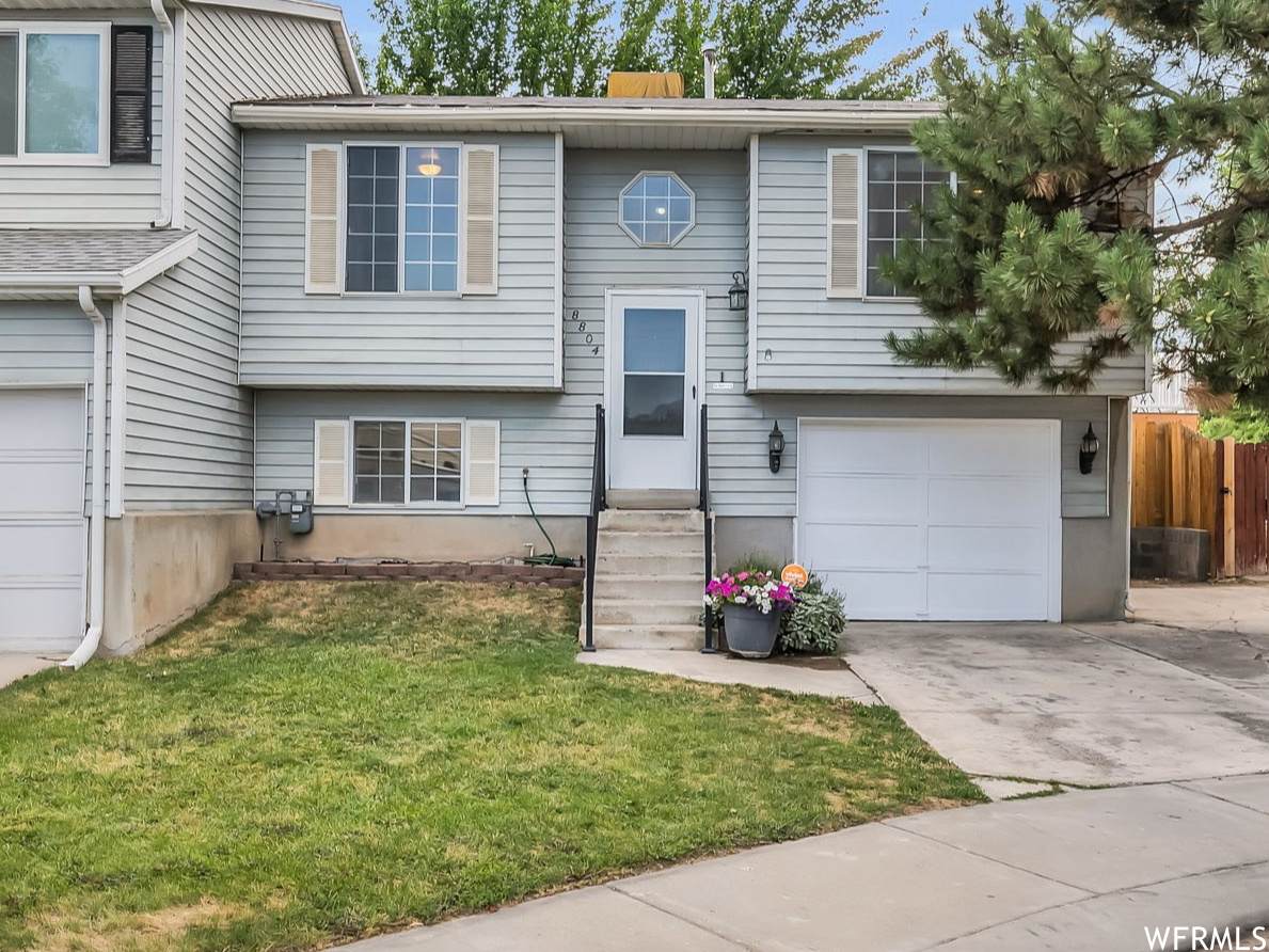 8804 Oak Ln - Photo 1