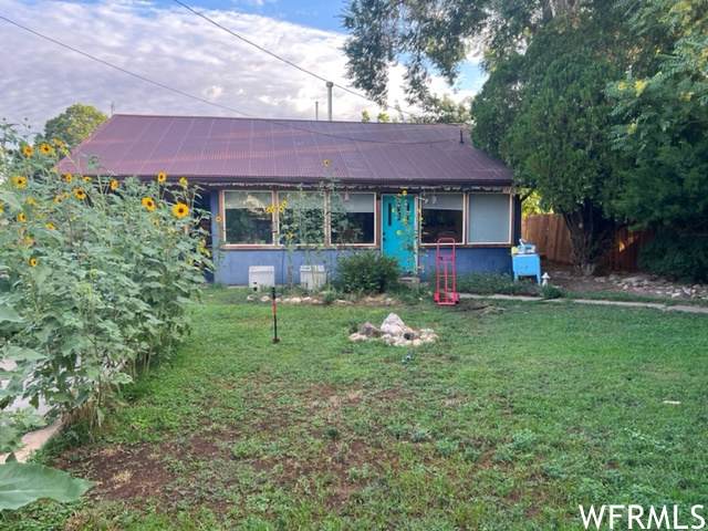 186 Center St - Photo 1