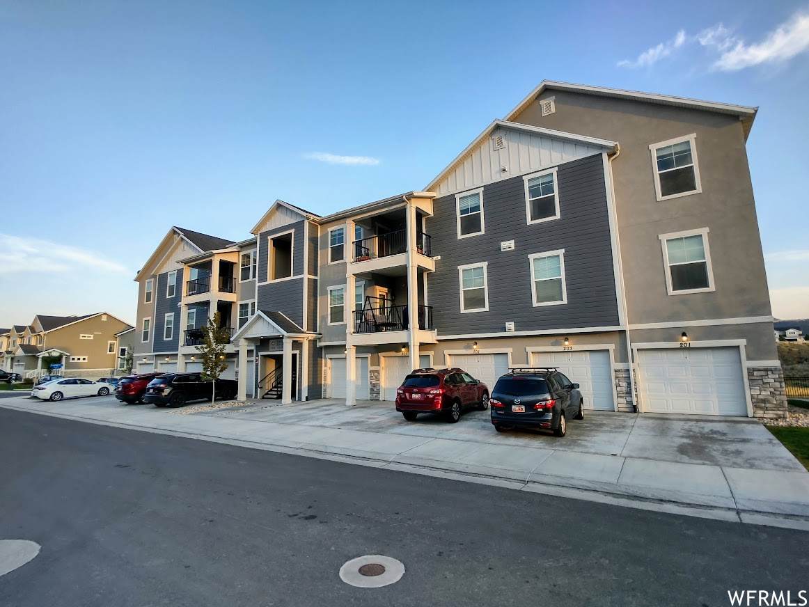 1813 Newcastle Ln - Photo 1