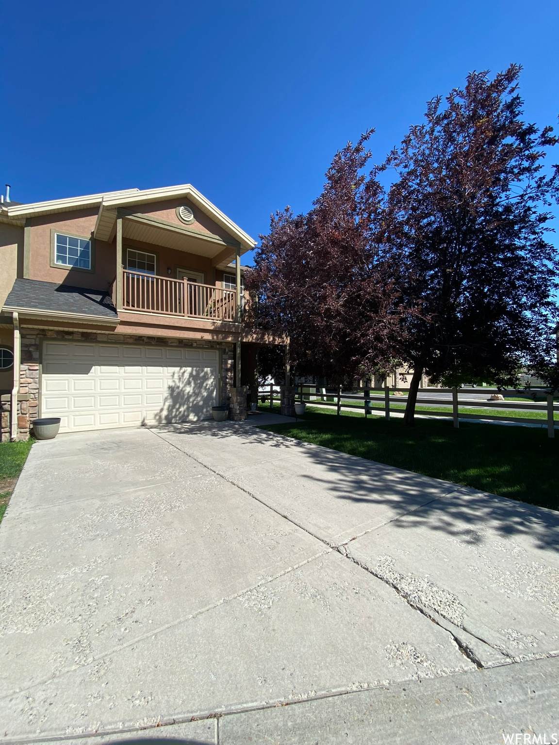 142 1450 - Photo 1