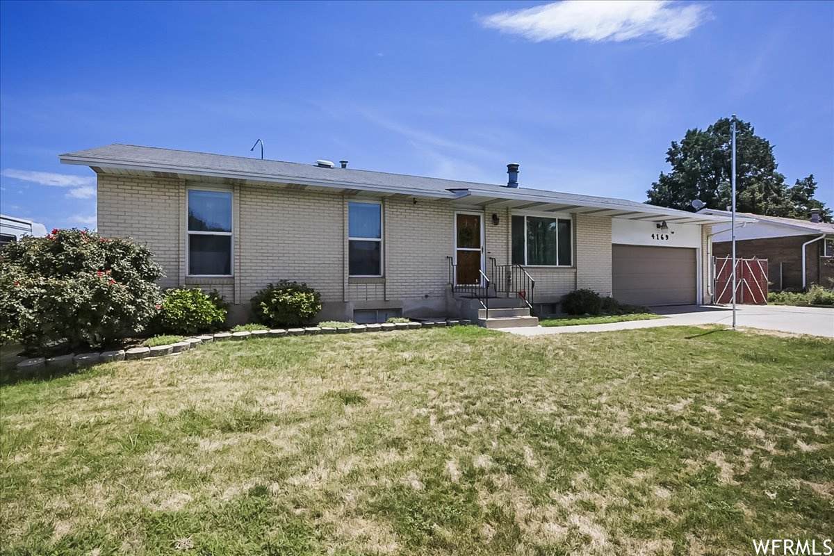 4169 Bluebird Dr - Photo 1