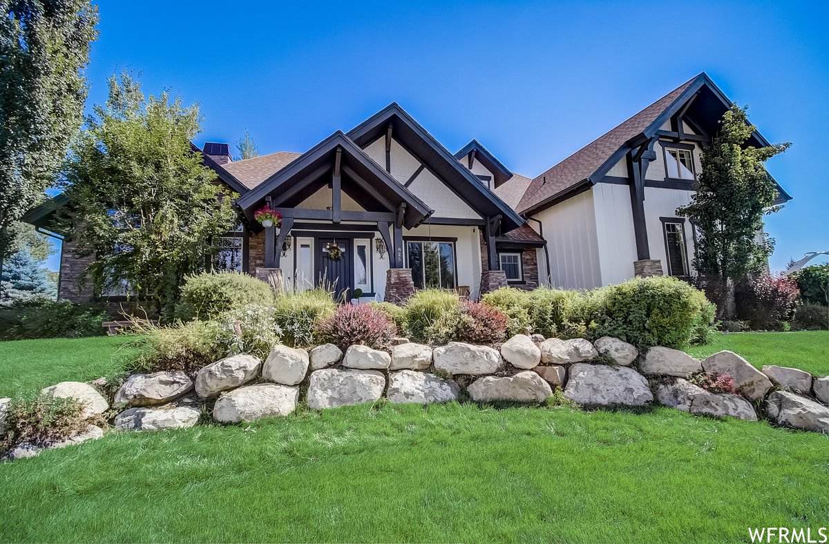 825 Dutch Valley Dr - Photo 1