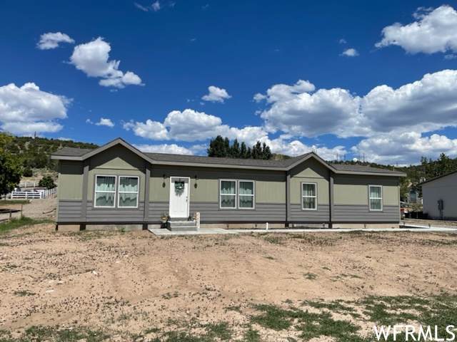 2185 Spring Dr - Photo 1