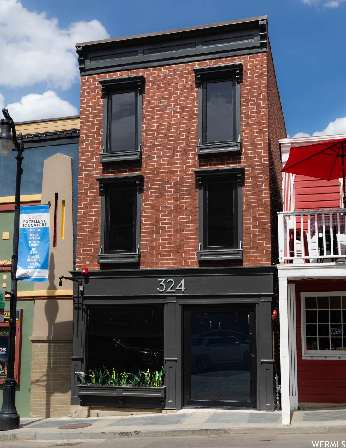 324 Main St - Photo 1