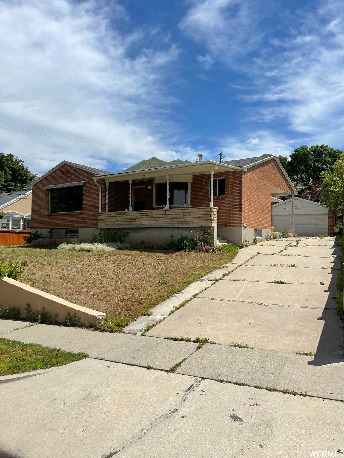 2511 Wilshire Cir - Photo 1