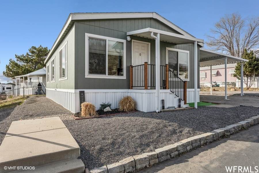 216 Engstrom - Photo 1