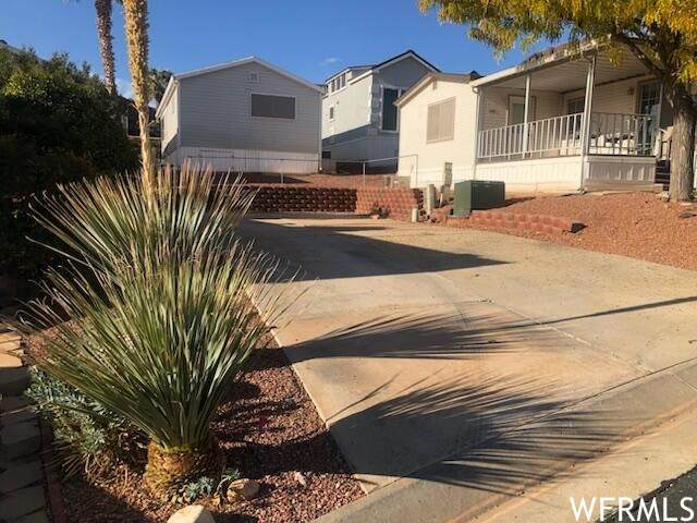 840 Twin Lakes Dr - Photo 1