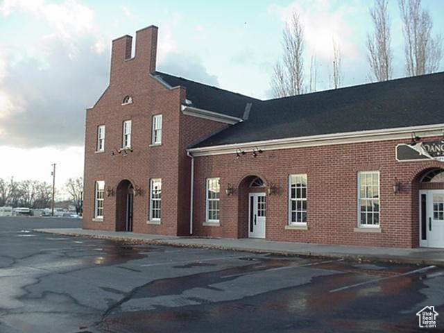 1812 2000 Main - Photo 1