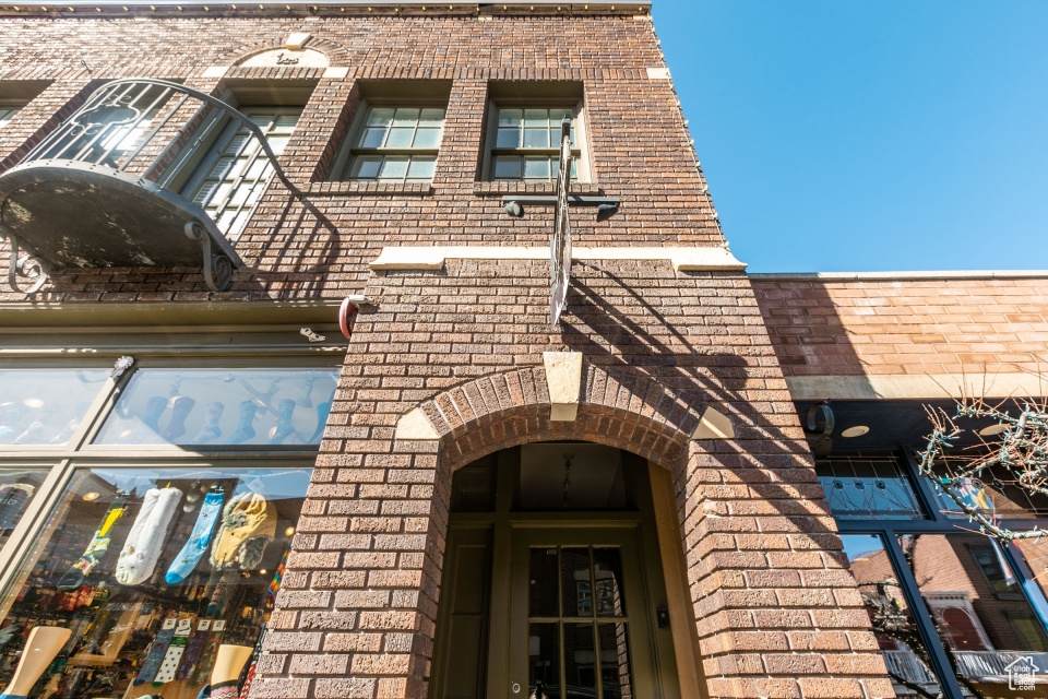 309 Main St - Photo 1