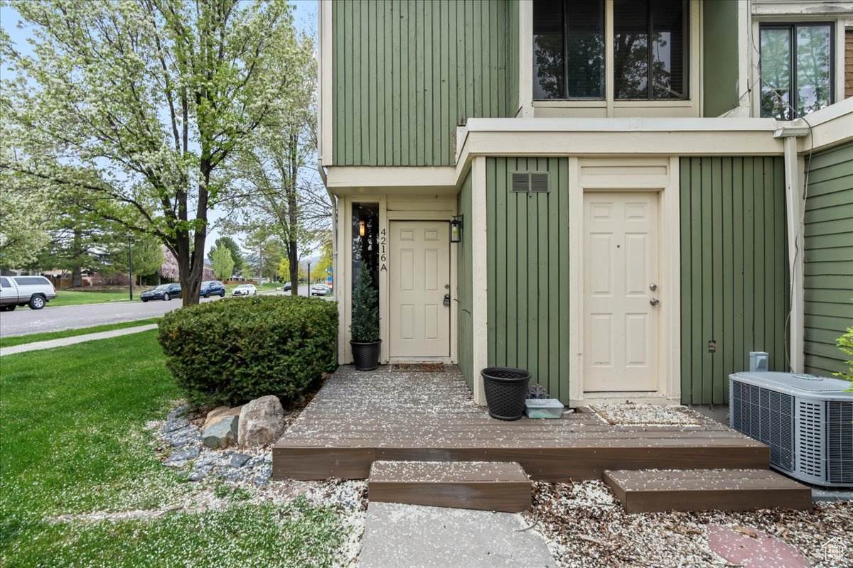 4216 Solitude Rdg - Photo 1